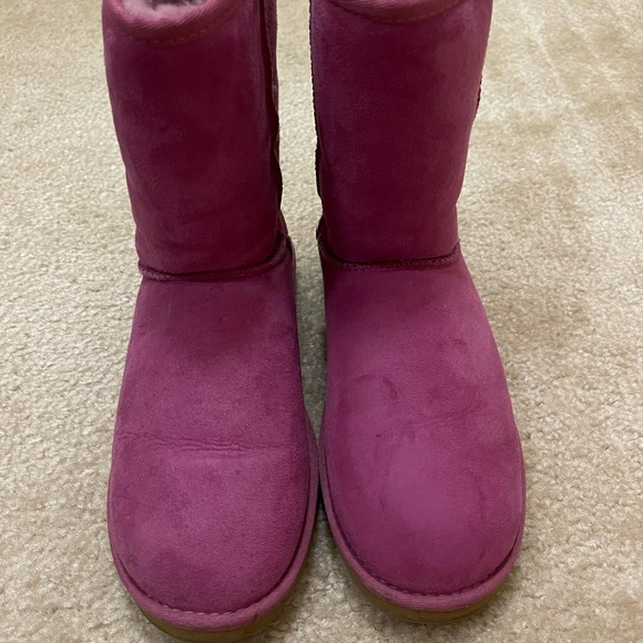 UGG Australia Classic Short Boots Size 8 Color Pink - Picture 1 of 12